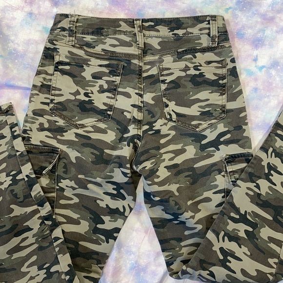 No Bo • Camouflage Cargo Mid-rise Skinny Jeans - Picture 8 of 10
